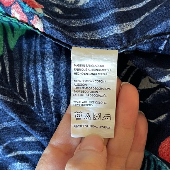 IZOD Saltwater Relaxed Classics Hawaiian Shirt | Size Small - Picture 6 of 8